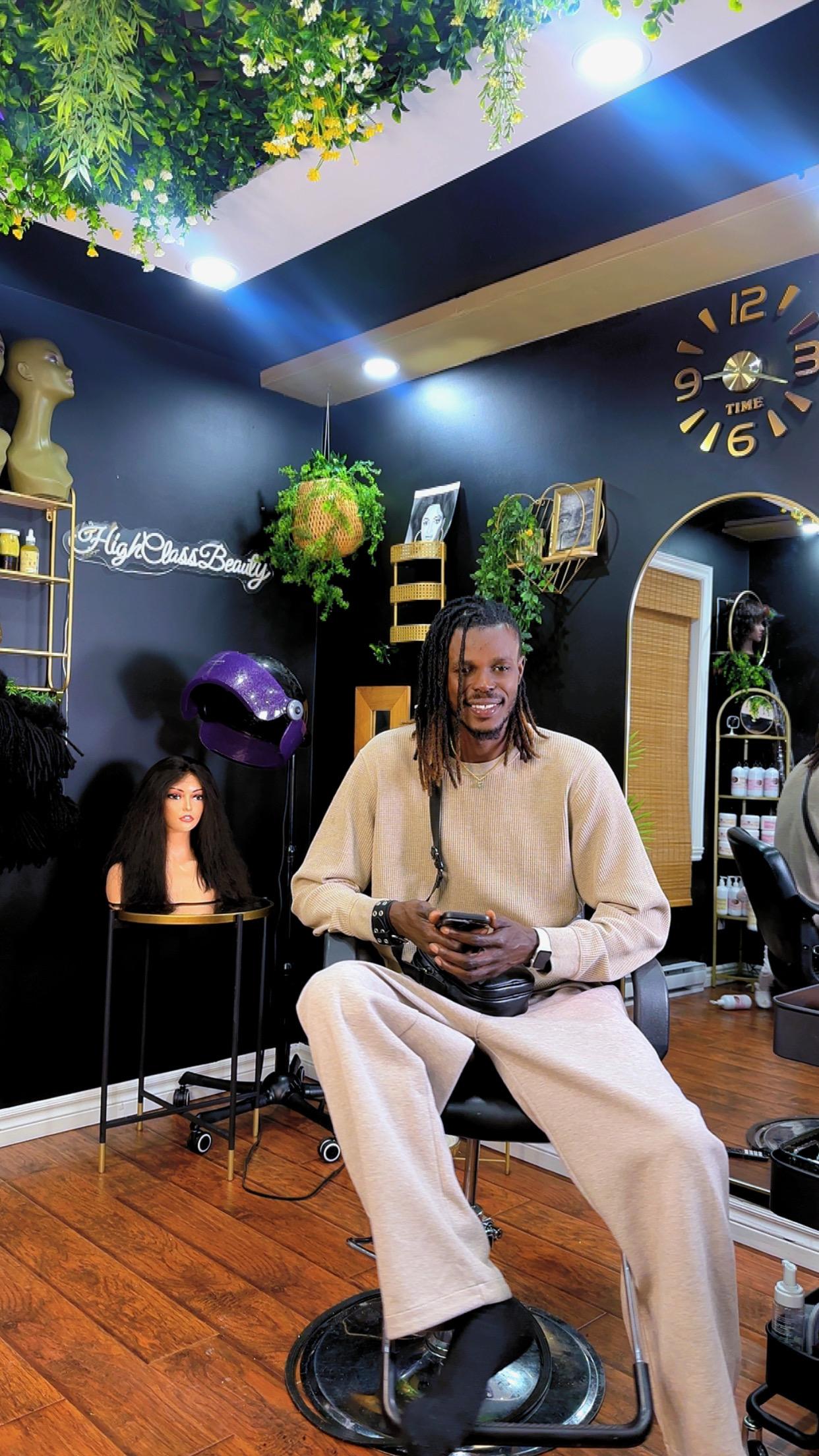 Locks mi-longues entretenues chez HighClassBeauty